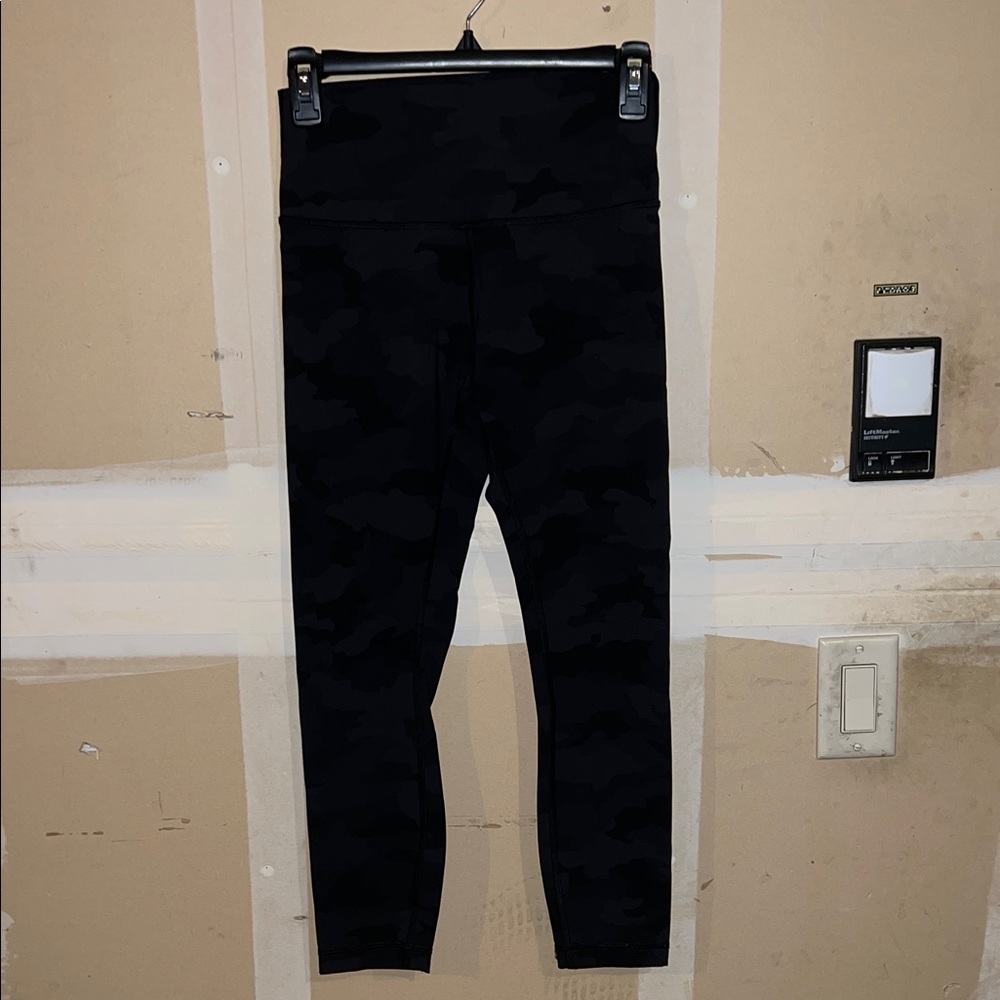 Lululemon Wunder Under 25” Luon
